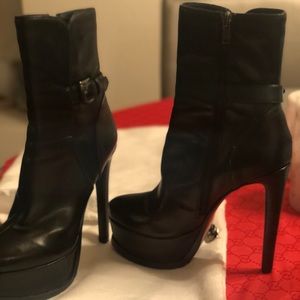 Mistress rocks leather heeled boots